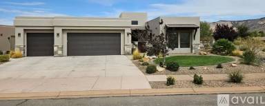 Main picture of 1422 W Shinnecock Dr