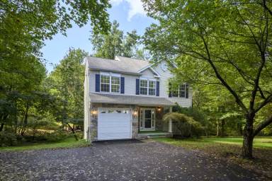 Main picture of 404 Payne Way
