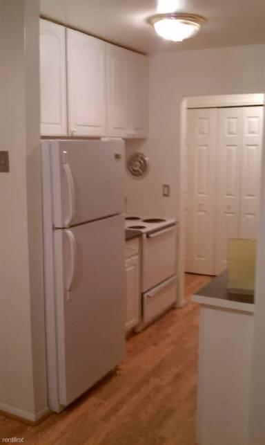 Main picture of Hillside Condominiums