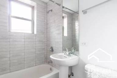 Main picture of 940 Winona