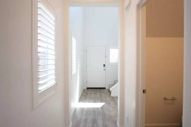 Main picture of 1473 Primitivo Ln