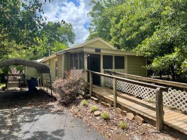 Main picture of 7837 Aurora Dr