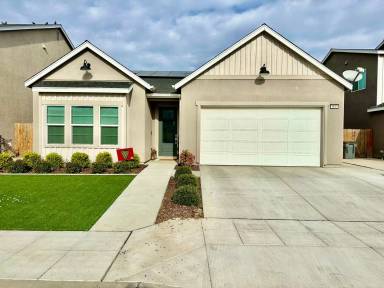 Main picture of 5853 E Truman Ave