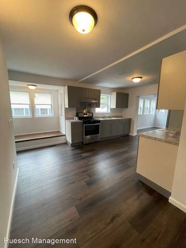Main picture of 1339 W College Ave