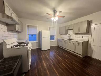 Main picture of 29 1/2 Granite St