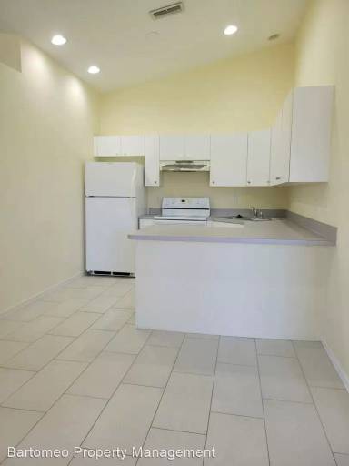 Main picture of 1214 NE 8th Pl