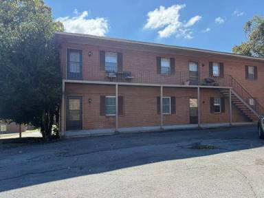 Main picture of 128 Lynnwood Dr