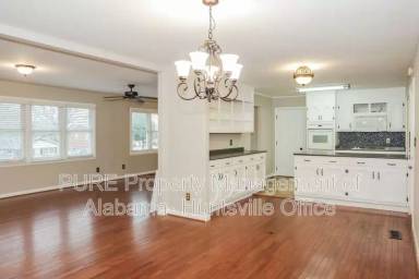 Main picture of 1717 Haynes Ave NE