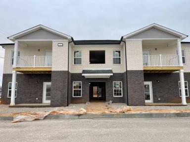 Main picture of 170 Enterprise Ct