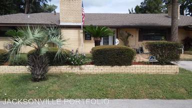 Main picture of 5675 Akra Ave