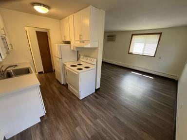 Main picture of 2440 DuPont Ave S