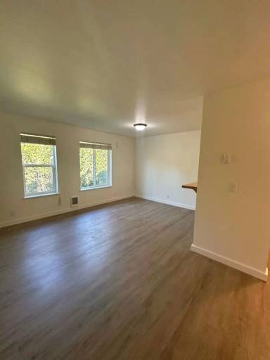 Main picture of 2728 W Maplewood Ave