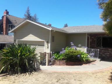 Main picture of 7 Maple Ave