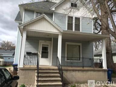 Main picture of 306 E New York Ave