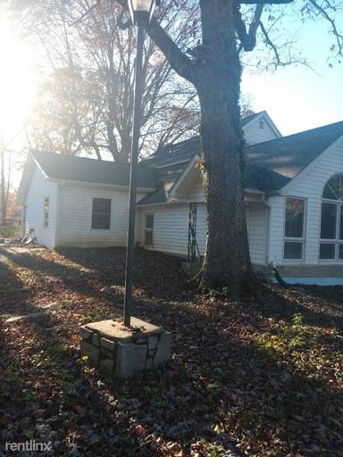 Main picture of 1415 Greenville Hwy