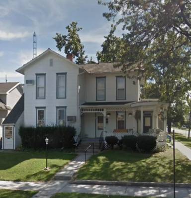 Main picture of 233 W Lincoln St