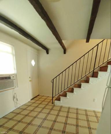 Main picture of 7942 Gough St