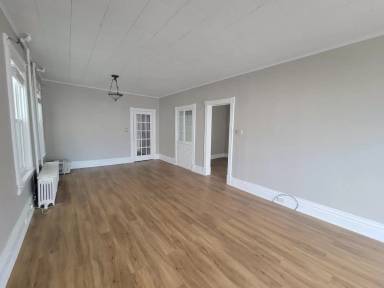 Main picture of 432 6th Ave