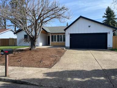 Main picture of 3270 SW 180th Pl