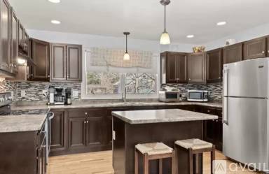 Main picture of 21 Deer Spring Rd