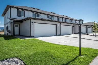 Main picture of 707 Halfpipe St