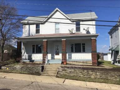Main picture of 230 Magazine St