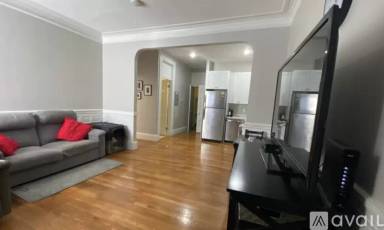 Main picture of 499 Beacon St