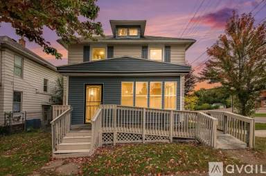 Main picture of 801 Henry Ave SE