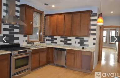 Main picture of 4723 N Maplewood Ave