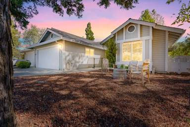 Main picture of 23233 Lone Pine Dr