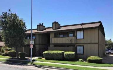 Main picture of 1221 N Peach Ave