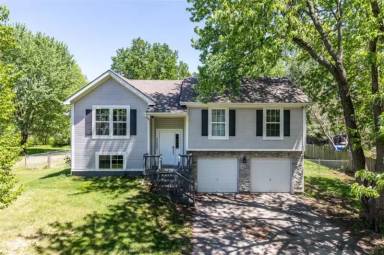 Main picture of 17237 S Benton Dr