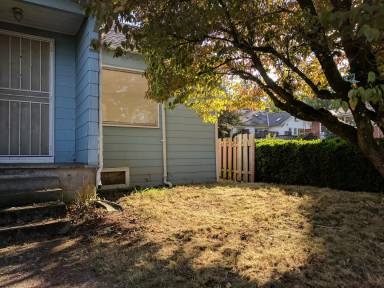 Main picture of 7604 SE Yamhill St