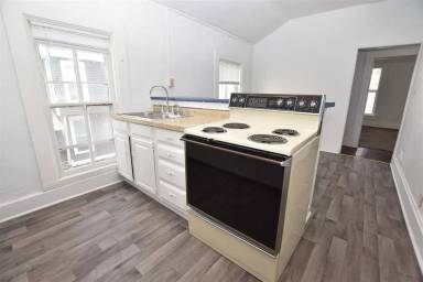 Main picture of 309 Waugoo Ave
