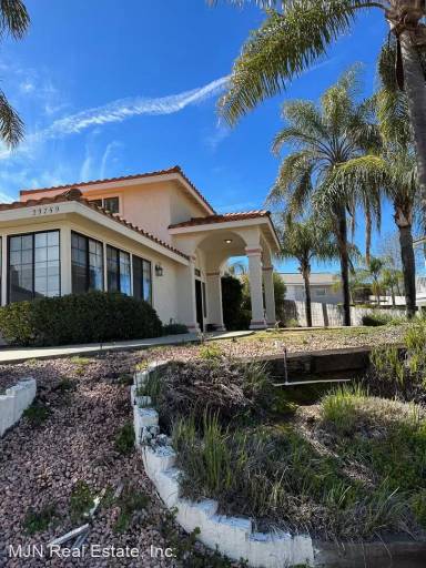 Main picture of 23759 Moonglow Ct