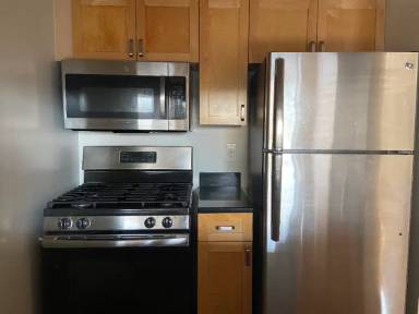 Main picture of 322 W 95th St