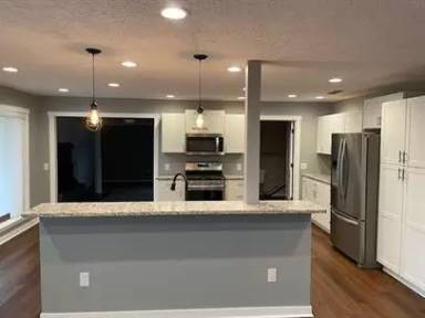 Main picture of 2100 Miller St