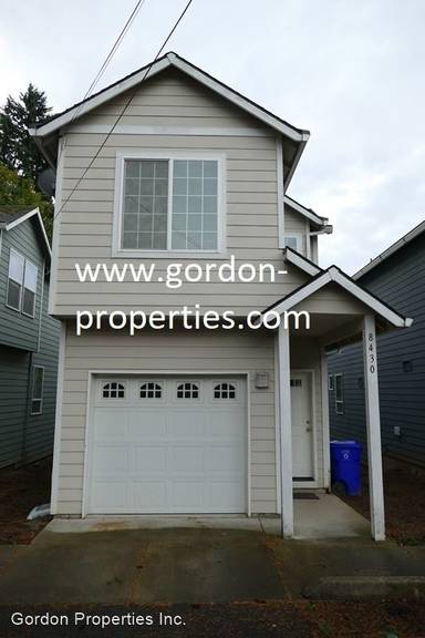 Main picture of 8422 SE Clinton St