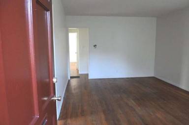 Main picture of 2444 Oak St