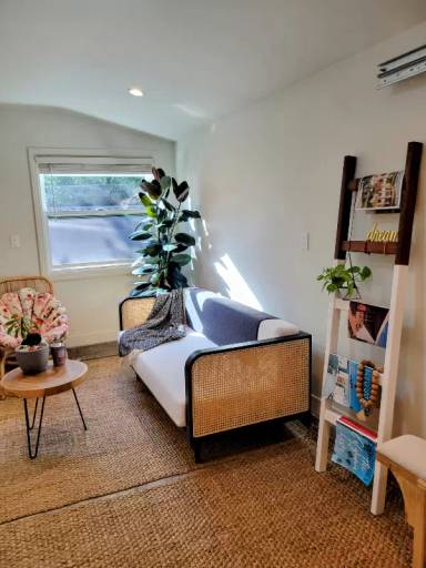 Main picture of 2650 S Rimpau Blvd