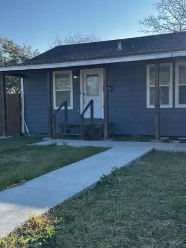 Main picture of 548 Dixon Dr