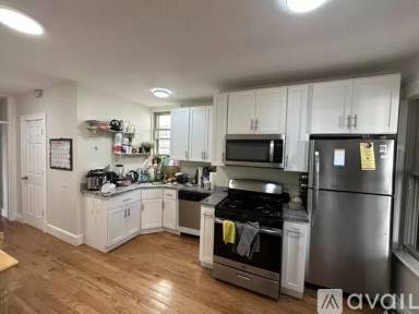 Main picture of 205 Lexington St