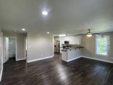 Main picture of 26 E J St