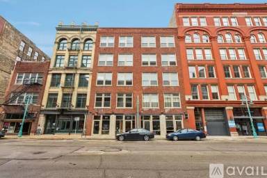 Main picture of 227 N Water St