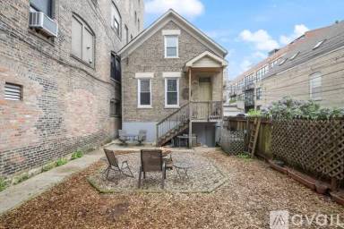 Main picture of 1102 N Hermitage Ave