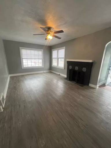 Main picture of 2557 S 6th St