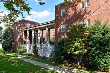 Main picture of Chestnut Manor