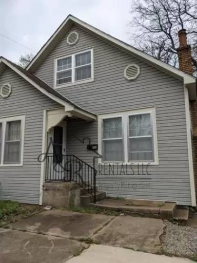 Main picture of 106 S College St