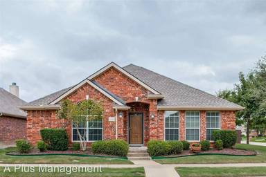 Main picture of 5925 Silver Buckle Dr