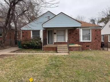 Main picture of 2213 NE 17th St